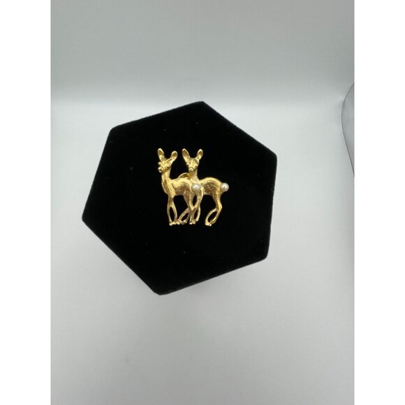 Reindeer Gold Tone Christmas Pin Faux Pearls Tails - Picture 4 of 10